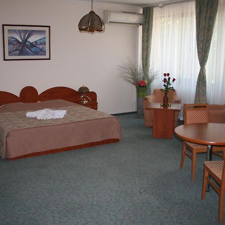 פלובדיב Hotel Nicol מראה חיצוני תמונה