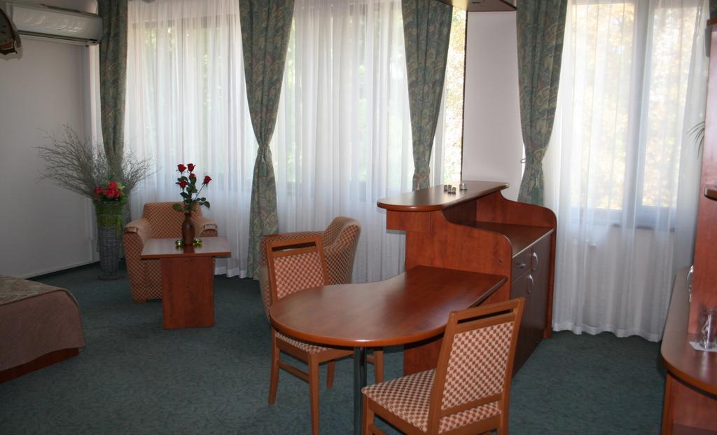 פלובדיב Hotel Nicol מראה חיצוני תמונה